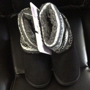 New Cozy Comfort Slippers For Indoor